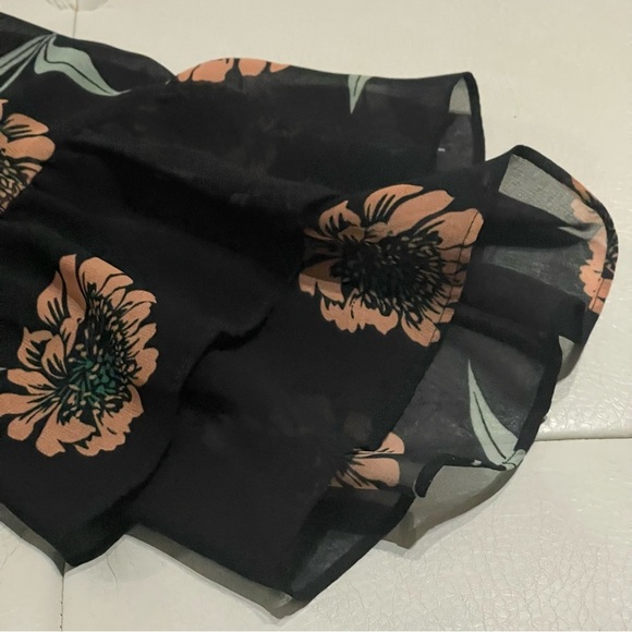 CAbi La Di Da Sheer Floral 3/4 Bell Sleeve Button Front Blouse size large EUC - Picture 5 of 10